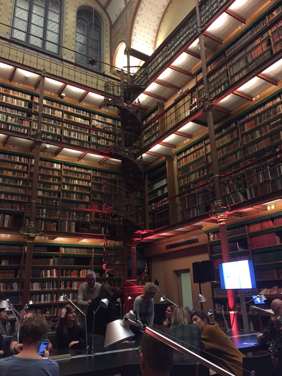 Taaltutor's tweet photo. Klaar voor de zij/hij quiz in het ⁦@rijksmuseum⁩, in de schitterende bibliotheek tijdens Nacht van de Geschiedenis! https://t.co/7yJwDwocJW