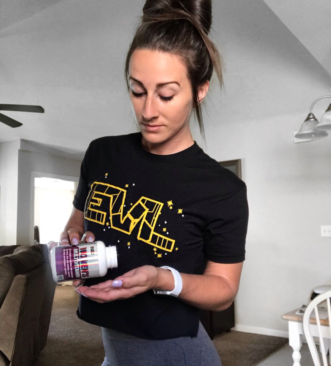 EVLsports's tweet photo. Vitamin &amp; mineral replenishment, antioxidants, full B-vitamin complex, metabolism support and more makes Evlution Women's Multivitamin the go to for women's daily vitamins. #Vitamode https://t.co/p3Di63N9IG