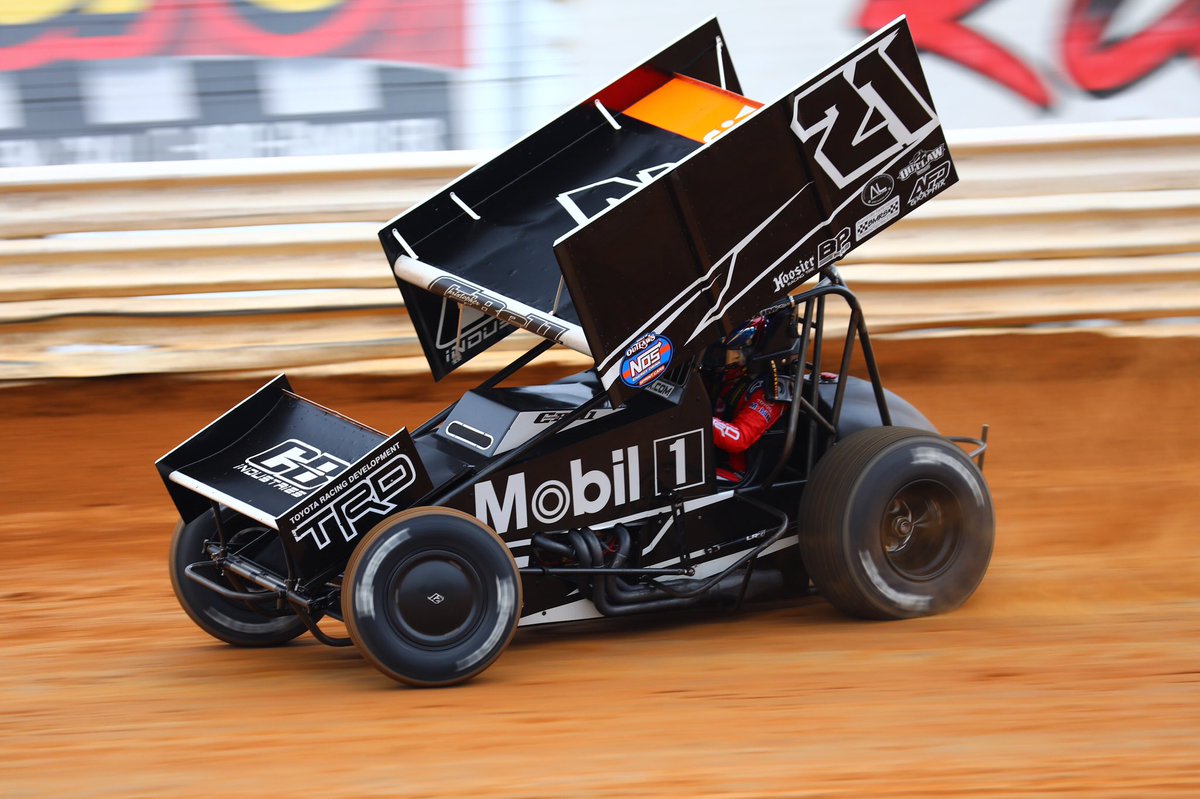 JessePost1's tweet photo. @CBellRacing looking sharp at the @PortRoyalSpdway for @WorldofOutlaws qualifying before the rain hit. https://t.co/TiIsXrODeQ