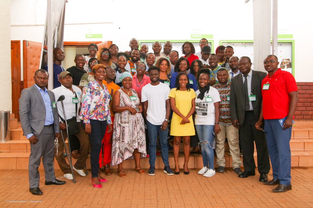 AfricaCheck_Fr's tweet photo. 🇨🇲 #Cameroun |
À l’initiative de @GoetheKamerun, 33 journalistes et blogueurs camerounais ont assisté, à Yaoundé le 19/10/19, à un atelier de formation en #factchecking animé par Africa Check.
Merci à tous les participants !
#FactsMatter #GoetheFactcheck https://t.co/rOqFmKFLz9
