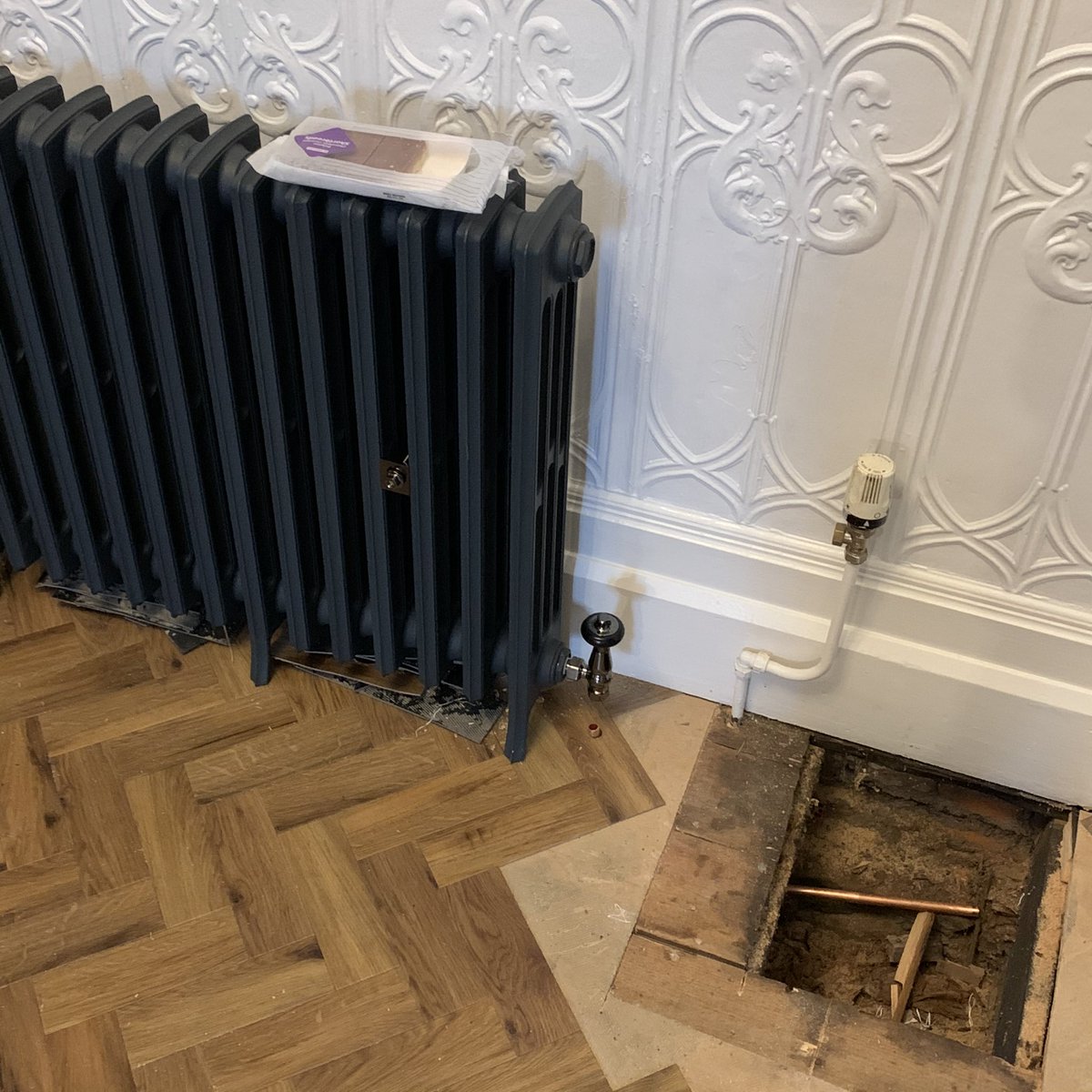 PCL_Net_Zero's tweet image. A selection of 5 cast iron radiators assembled and installed at a listed property in the area this week. So much graft for a radiator but the end result is stunning #plumbing #heating