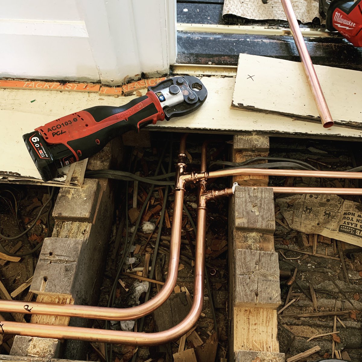 PCL_Net_Zero's tweet image. A selection of 5 cast iron radiators assembled and installed at a listed property in the area this week. So much graft for a radiator but the end result is stunning #plumbing #heating