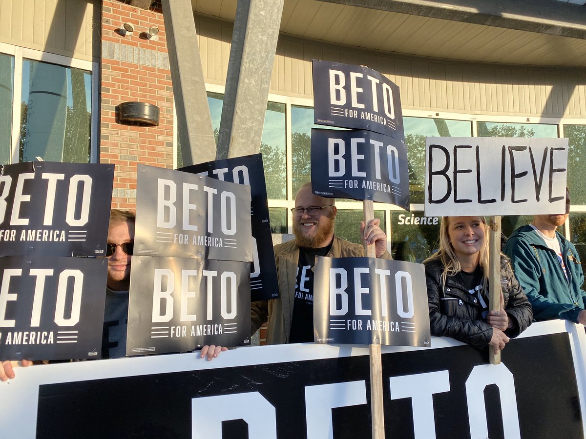 WillSimons_94's tweet photo. Team @BetoForNH is out here in force at the @NHDems Eleanor Roosevelt dinner! (And yes, that is @Salvador4Beto dancing on top of a car.) #Beto2020 #nhpolitics #FITN https://t.co/WJyeviZpLu