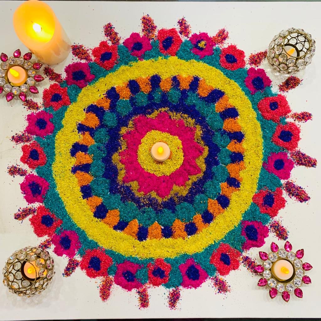 2020digitalme's tweet photo. Used Eco-friendly colors for making this rangoli.
Happy Diwali
Celebrate a healthy & wealthy Diwali.
#tech4Good #tech4gsummit #HappyDeepavalifolks #HappyDiwali2019 #Diwali #DilliKiDiwali #rangoli #environment #colorful https://t.co/NoinZAfQ3t