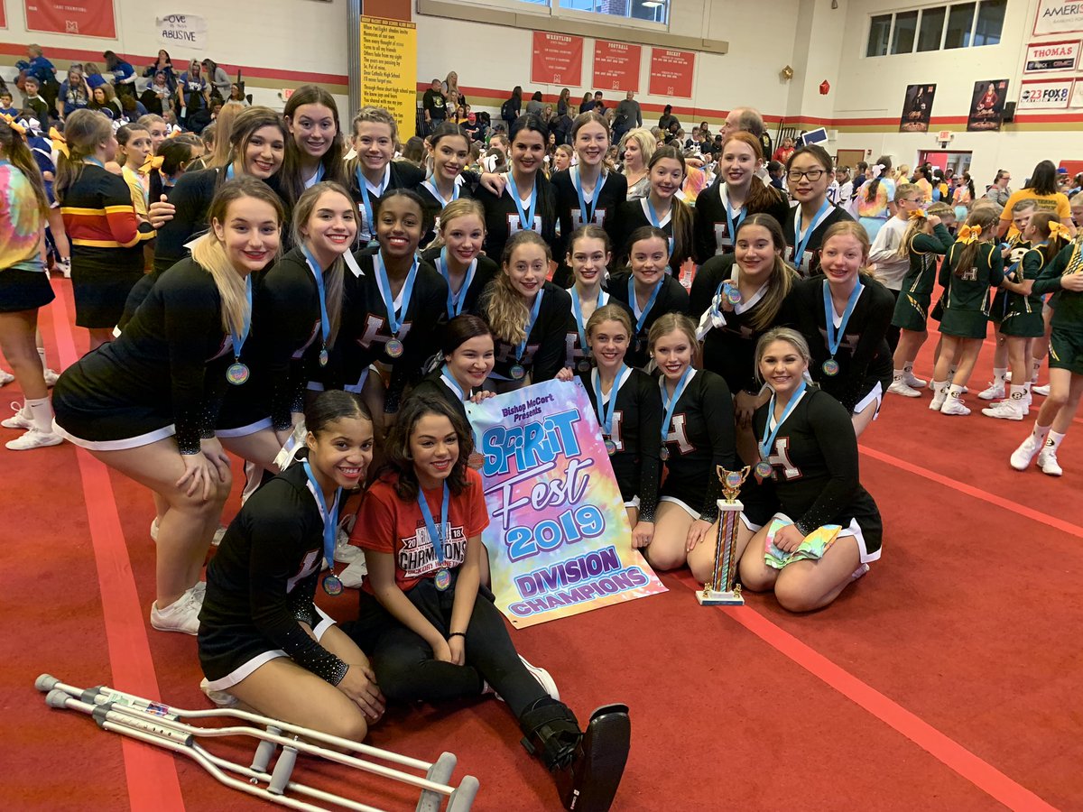 alh_finney's tweet image. Hickory Varsity Competitive Squad take 1st place in the large division today! @HSD_Athletics