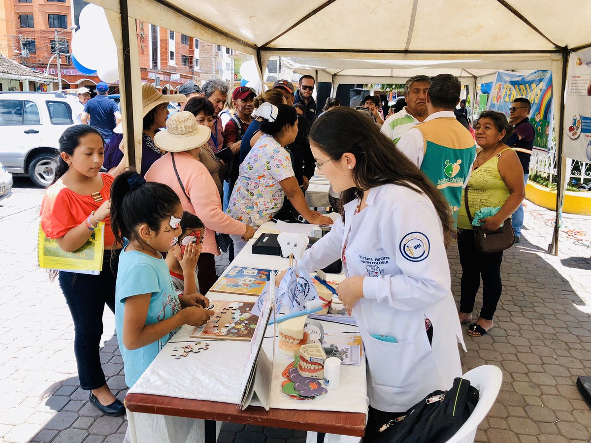 lorecostaj's tweet photo. En #Catamayo participamos de la feria ciudadana, donde stands de @Salud_CZ7, @MIES_Zona7 y @MIDUVI_EC dan a conocer los servicios y atenciones que ofrece el Gobierno Nacional, a través de sus carteras de Estado, en beneficio de la población.

#DecididosACrecer 
#DiálogoPorLaPaz https://t.co/R8zvhEzKPy