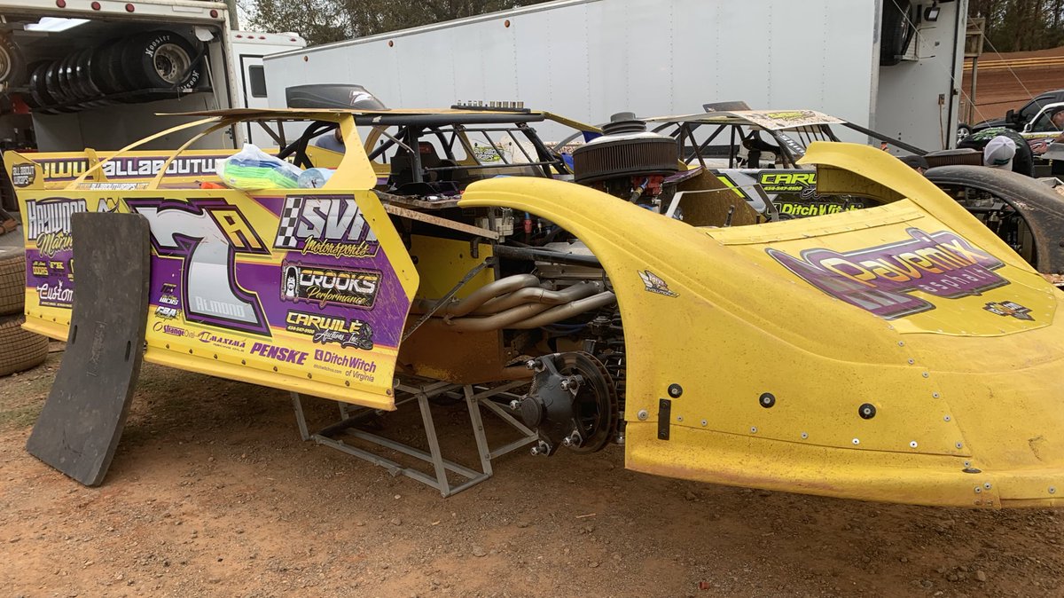 We are unloaded and ready to go tonight at 311 with both the Crate and Super Late Models!