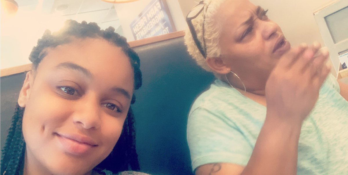 RTAHisFace_'s tweet photo. I love you mommy sooo much I’ll never give up on you ! Stay strong ! #FUCKCANCER https://t.co/F1Zrk0A462