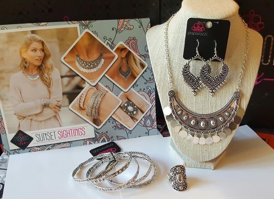 SherylRiggs's tweet photo. November Fashion Fix! Claim yours today! https://t.co/nFgzpGjawR