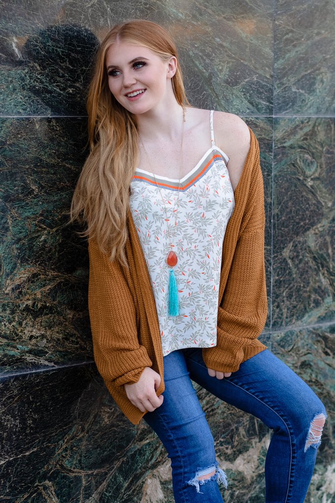 Unbridled_tx's tweet photo. 🍂Fall time calls for cute Unbridled tops and accessories!!!! 🍂 Visit our website to check out all the cuties we have !! 💋 shop at  ⭐️ https://t.co/NLx7mnEHMh ⭐️ https://t.co/cBfNWE6lay