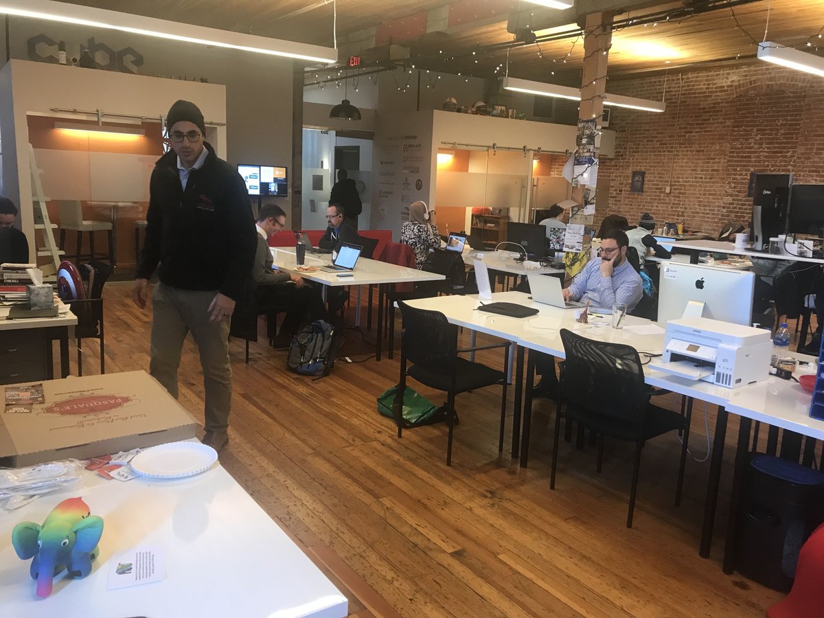 RochesterRising's tweet photo. Yesterday Entrepreneurship Week 2019 wrapped up with a free day of coworking at @collider_mn &amp; @mcbusaccel We are now tired 😴, full of sugar &amp; cheese 🍕🍰, but pleasantly content 😊. #rochmn #entrepreneur #EW2019 https://t.co/qVyU0lK6Wx