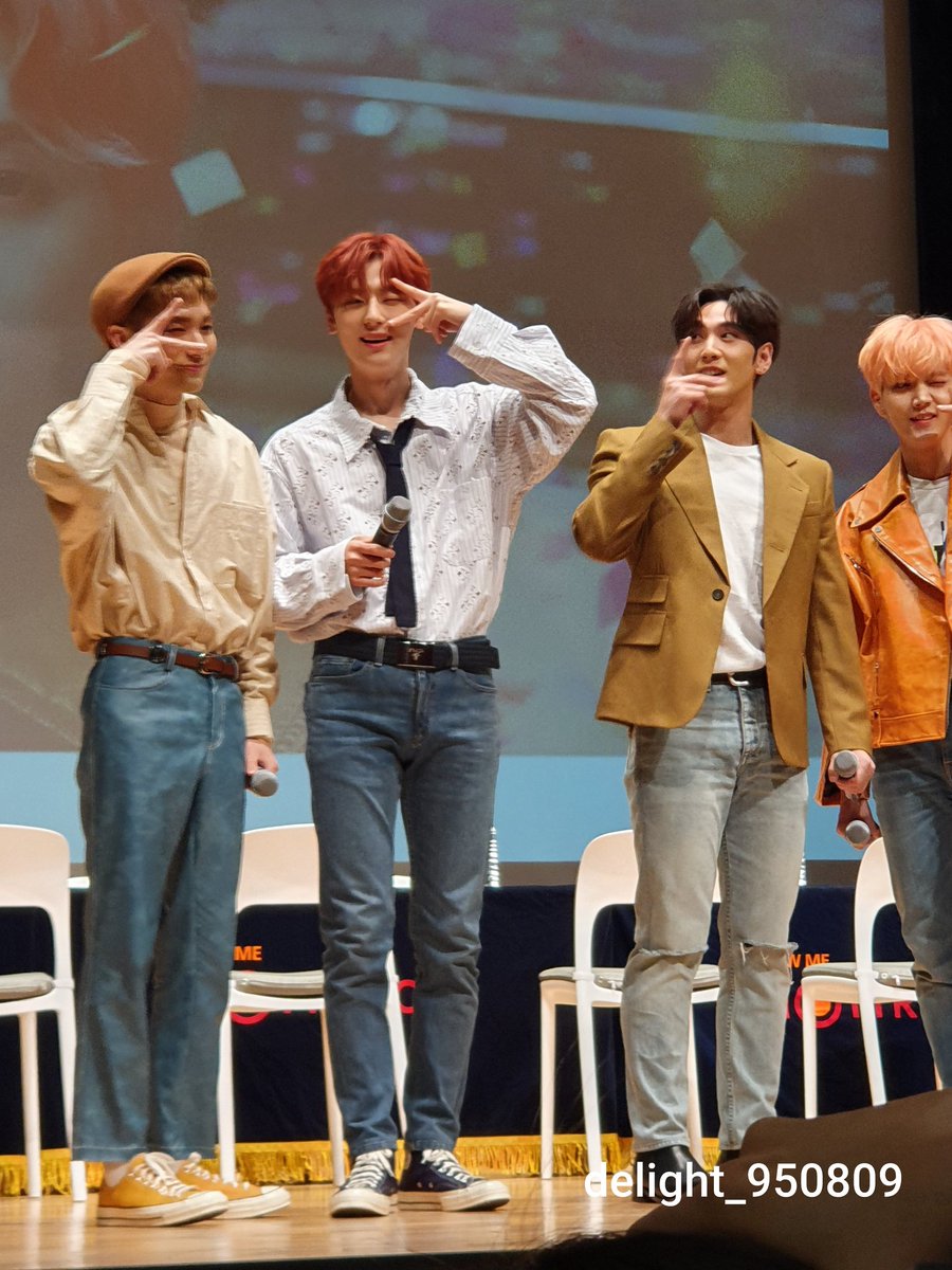 delight_950809's tweet photo. 20191026 목동 로운홀

#황민현 #민현 #minhyun https://t.co/bNkcYk10wD