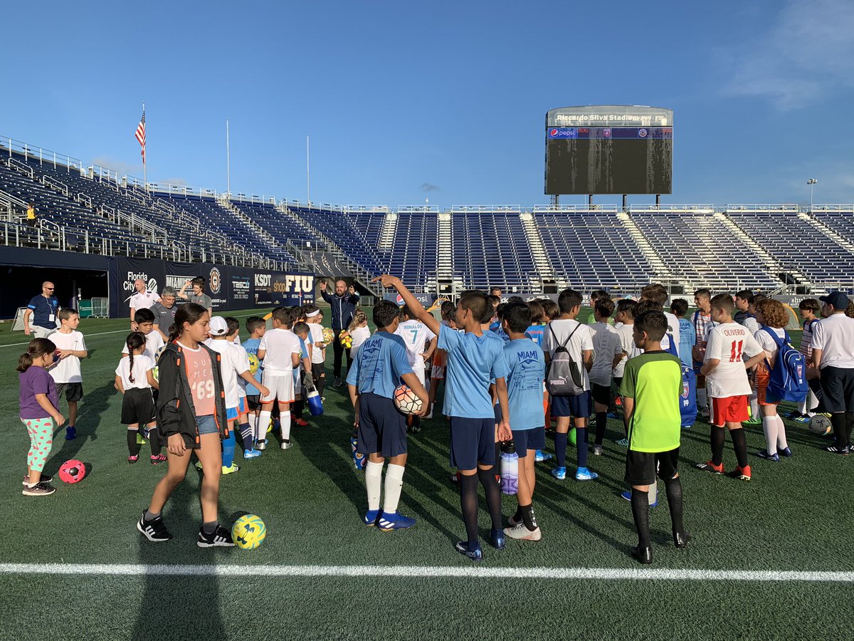 TheMiamiFC's tweet photo. The Pre-Match Soccer Experience led by @DalglishPaul was a rousing success!
#ReturnToRSS #WeAreMiami #InvestInTheFuture #MiamiSoccer #MiamiFootball https://t.co/3DEyTA92XX