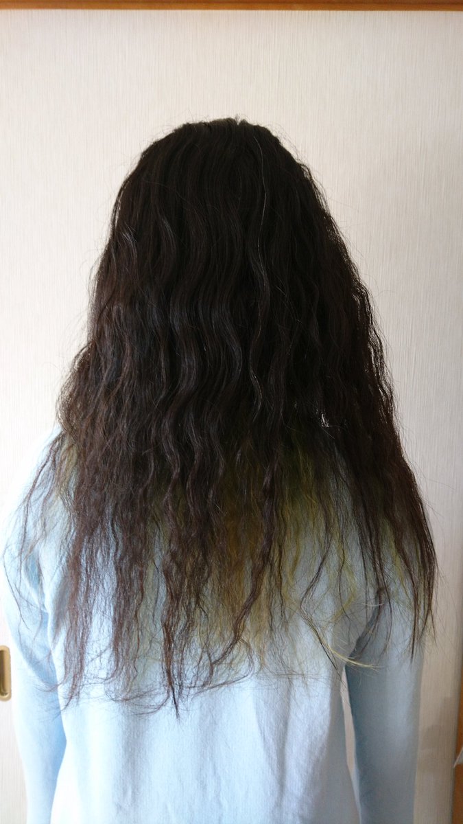 あんころもち V Twitter もちルール 昨日は出来てないけど 最近ハマり出した なんちゃってパーマ 笑 やり方は夜のうちに 何本か細かく 三つ編みして寝るだけ んで 朝ほどいて スプレーをまんべんなくきっちりとかけるだけ あらなんて簡単なんでしょーー