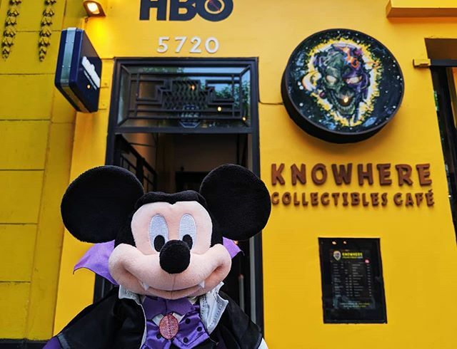 Domingo 27 abrimos de 3pm a 8pm!
Como el deber cívico llama, pero el deber de café y coleccionables llama también, mañana abrimos 1 hora más tarde para que puedas pasar tu domingo con nosotros como siempre! Te esperamos desde las 3pm en Honduras 5720 com… ift.tt/2PlEoj1