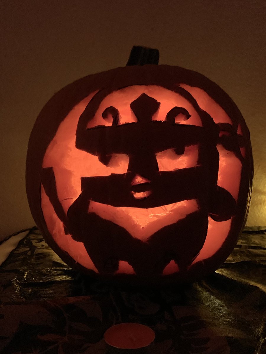 MadhatterxX3's tweet photo. It’s like a Chibi version. What do you guys think of my featherknight pumpkin? @TFT #featherknight #TeamfightTactics #pumpkin #pumpkincarving #Halloween https://t.co/HQT1Vhisw5