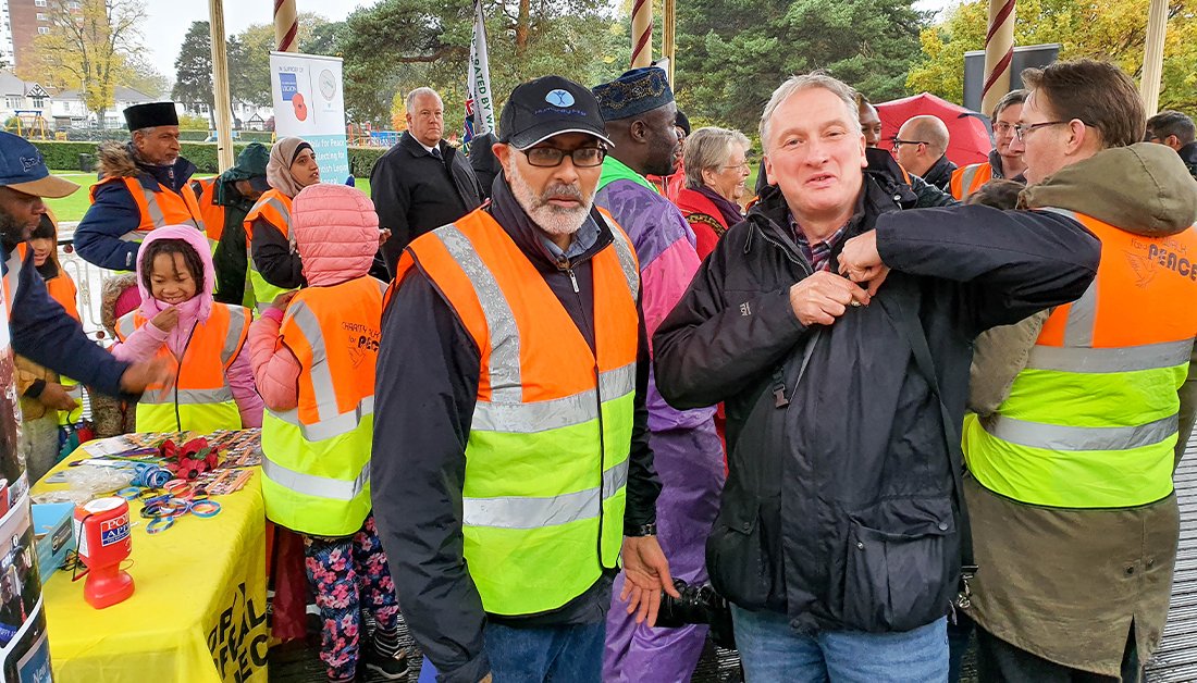 amea_wm's tweet photo. Despite rain, hundreds #CharityWalk_uk today through West Park #WolvesCouncil to raise monies for local charities, strengthen community cohesion & spread peace in 1st Ever West Midlands CWFP & yet another #PoppyLegion #PoppyAppeal Launch'19 by Ahmadiyya Muslim Elders Association. https://t.co/qVosEM5tSl