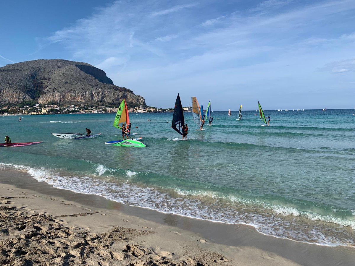 lifeofga8's tweet photo. The answer is 'not really a weather warning’ .
😎⛈☀️🏄🏻‍♂️🌊
.
.
#mondello #sicily #palermo #windsurfing #windsurfer #windsurfers #windsurferclass #windsurflife #windsurfinglife #surflifestyle #surflife #atuono https://t.co/GZh1jU4VPF