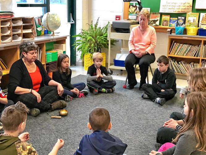 DrSchneeberg's tweet photo. Mindfulness can help kids get sleepy at night and feel calmer during the day: https://t.co/xaOHrcKAtI

More sleep tips for kids at: https://t.co/lUES6DU3yE https://t.co/RFI617t1gH