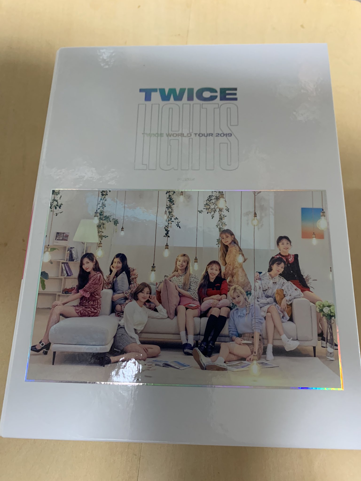 Chocopie Smallsingle Auf Twitter Twice World Tour 19 Twicelights In Japan オフィシャルグッズ Twice Twiceworldtour19 Twicelight 定番トレカケース グッズ売り場でいただけるパンフに ポケット数112と記載 そう 今回はランダムトレカ110で 1ページ