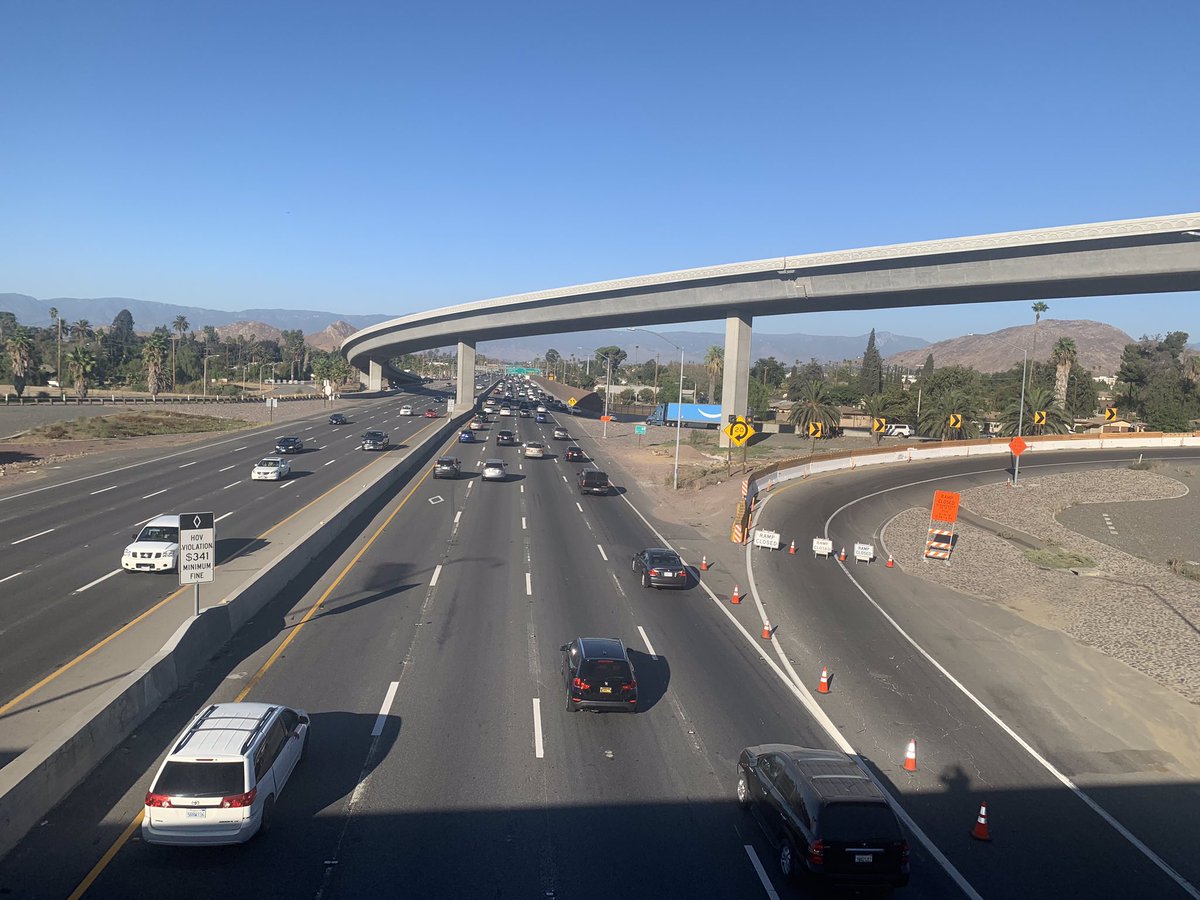 ChpRiverside's tweet photo. The work on the 60Swarm continues. We would like to remind you about the closure on SR-60 Westbound from the Riverside interchange to I-15. Please plan your commute accordingly to avoid delays. #whatisgoingoninriversodecounty #code3news #60Swarm #riversidecalifornia #traffic https://t.co/wtXiDQwDdR