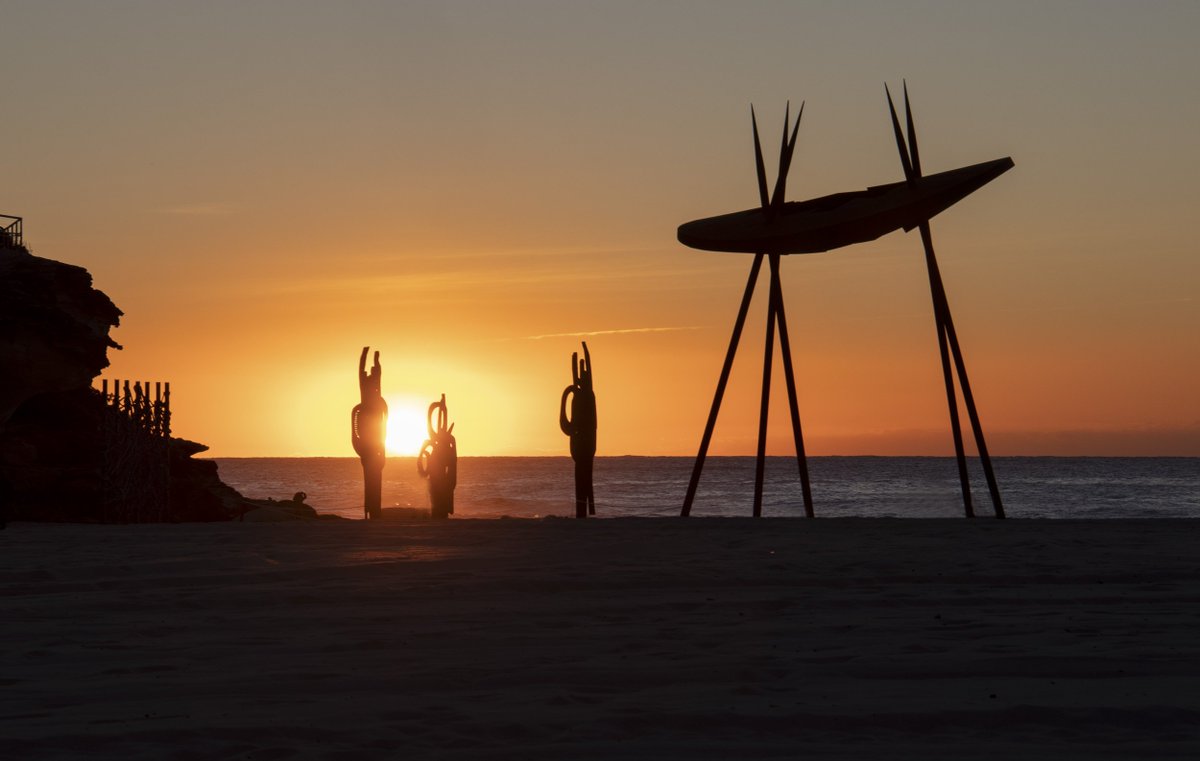 Sydney’s outdoor coastal art space :) 
songhotels.com.au/2019/10/26/scu…

#sculpturebythesea