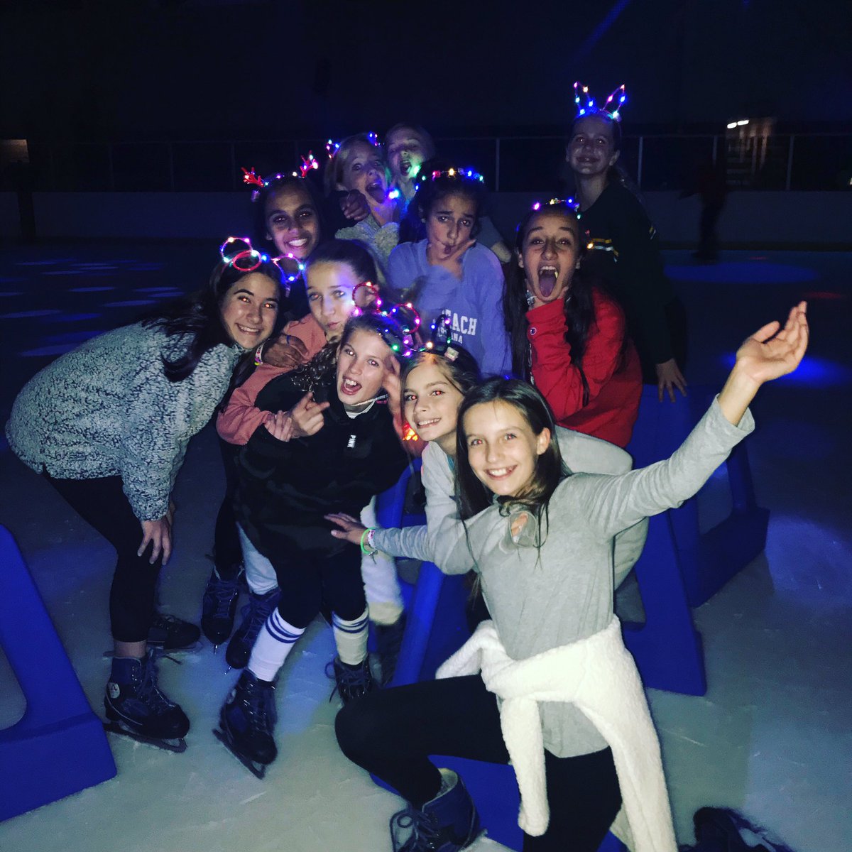 XICenter's tweet photo. Having a blast tonight at The Spooky Skate 🎃#publicsession #Birthdaypartys #events #friends #familyfun https://t.co/6HHzPQSaWs