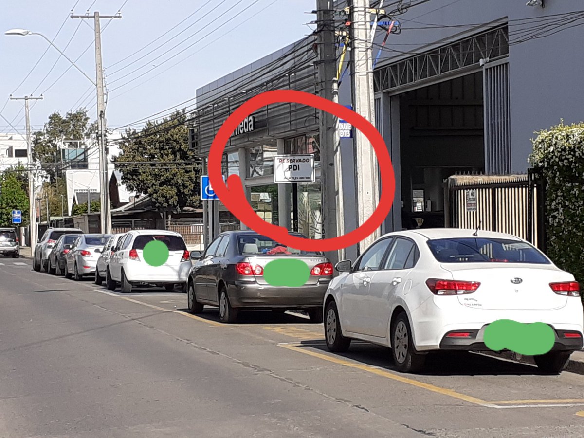 nvaldiviaa's tweet photo. #NoMasParquimetros #NoMasAbusos Me parece injusto que solo algunas personas sean privilegiadas de tener espacios públicos para estacionar su vehículo. Pagamos permiso de circulación, impuestos, peajes, y más impuestos! #ParenElWebeo #Curico #Chile https://t.co/jDwfDBoPHp