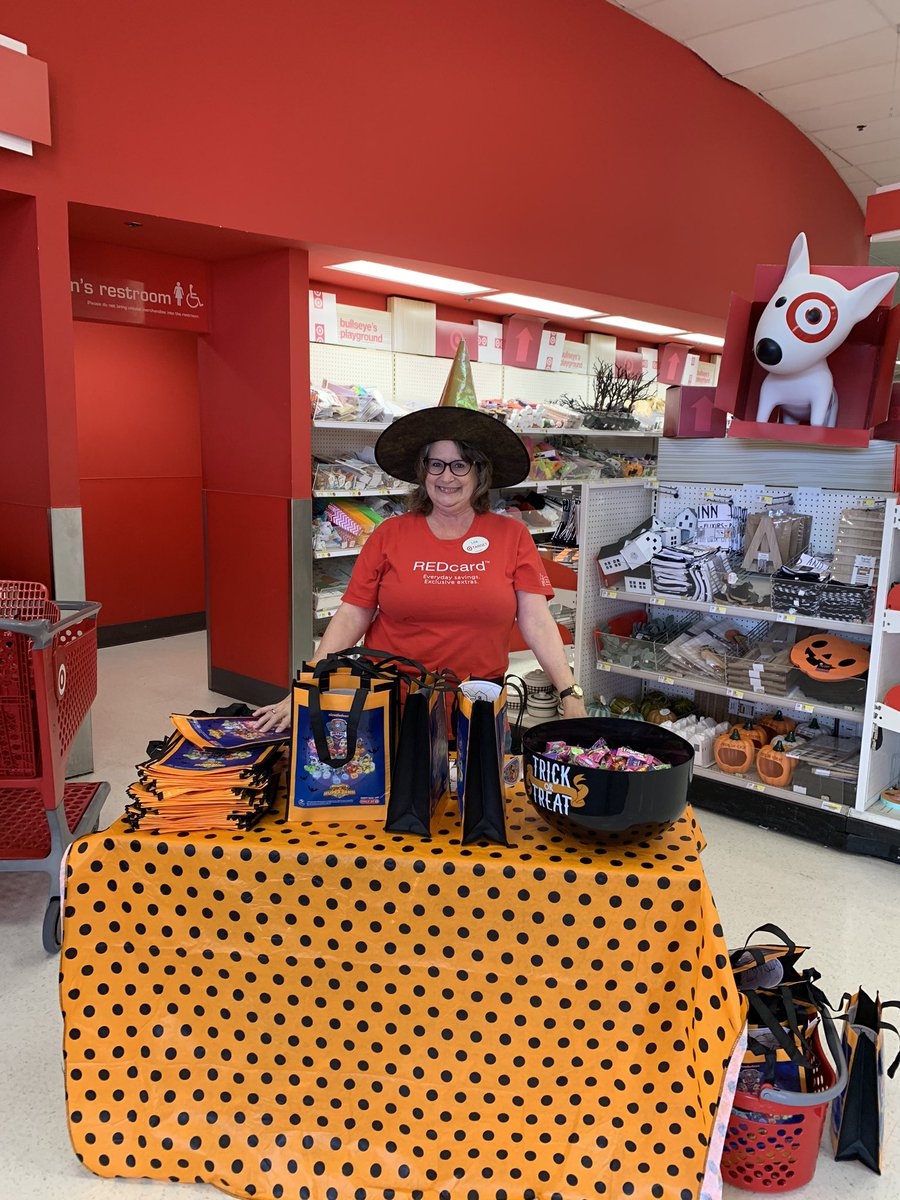 DarianoNicholas's tweet photo. #halloweenevent #TARGET #worksomewhereyoulove https://t.co/lXDwyhXNPg