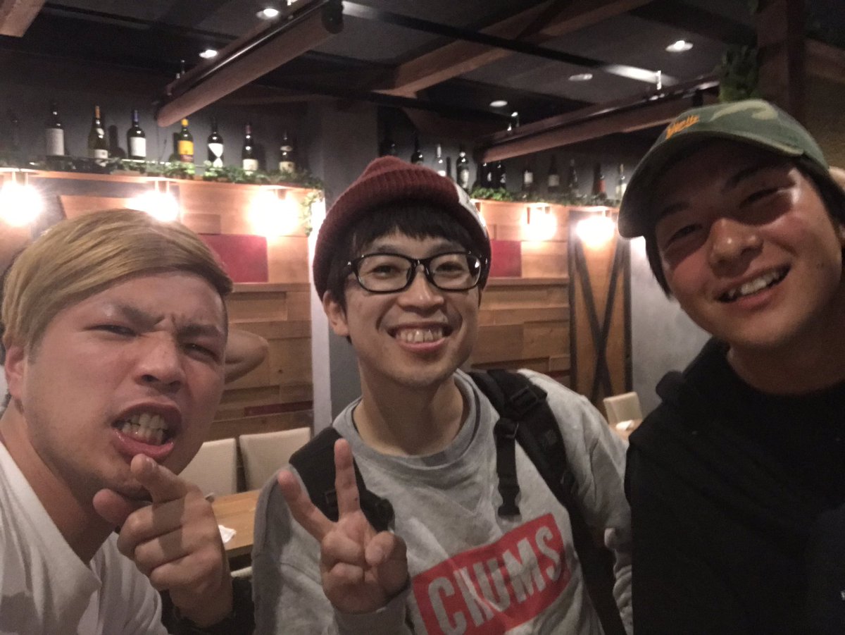 AIRFLIPfujimoon's tweet photo. 四日市Club Chaos遊びに来てくれたみんなありがとー‼️
そしてSAMEお疲れ様‼️みんなに愛されまくってたライブやったなー✨
最高でした🎶
相変わらず写真はこれだけ💨
#FULL10
#フェーダー上げてこ
#誰
#触らなくていいんだ
🙅♂️ https://t.co/yDWjPPCGy5