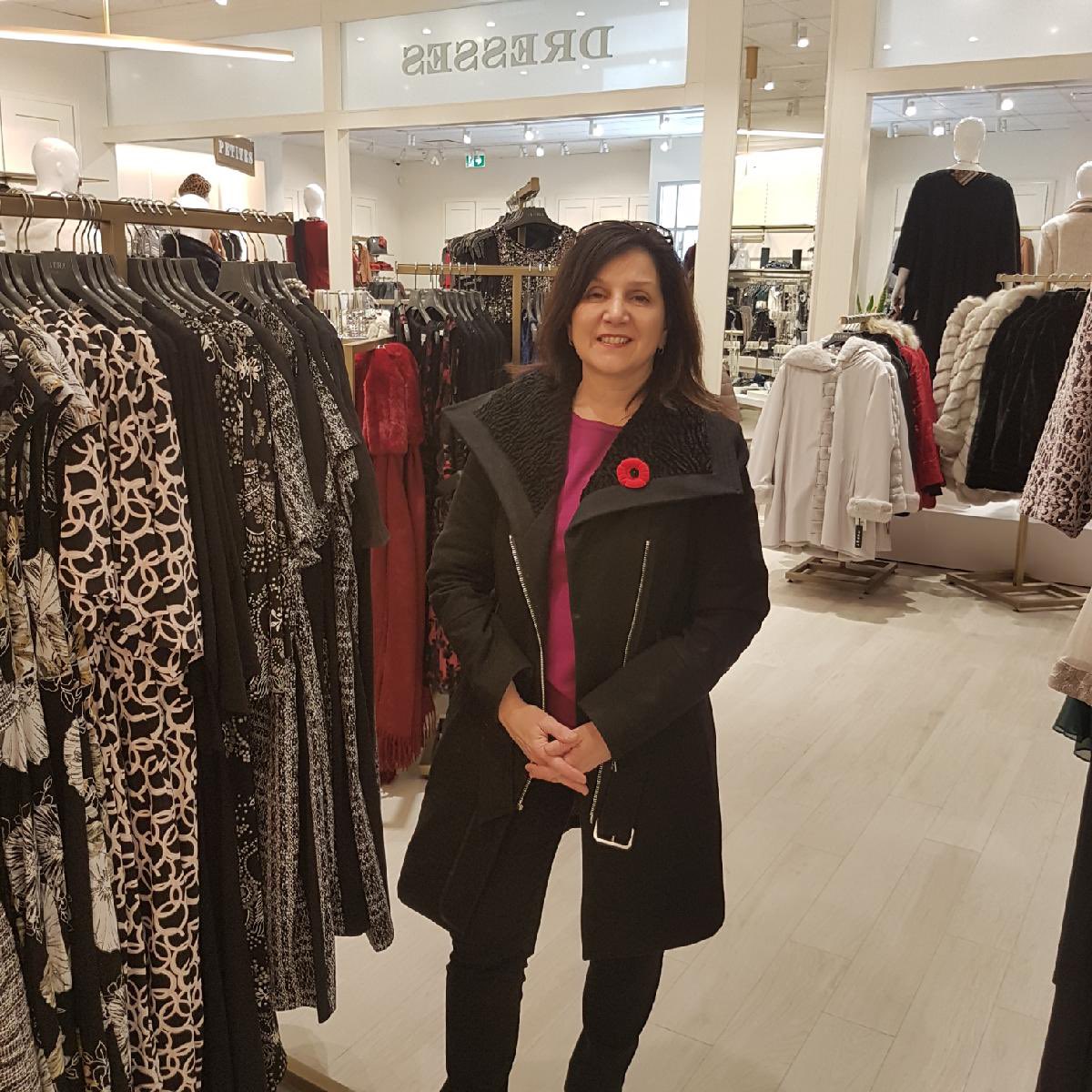 AdrianaLaGrange's tweet photo. Great to be out supporting local business today at Red Deer’s new Laura store! #ableg https://t.co/Hehtm3cRYy