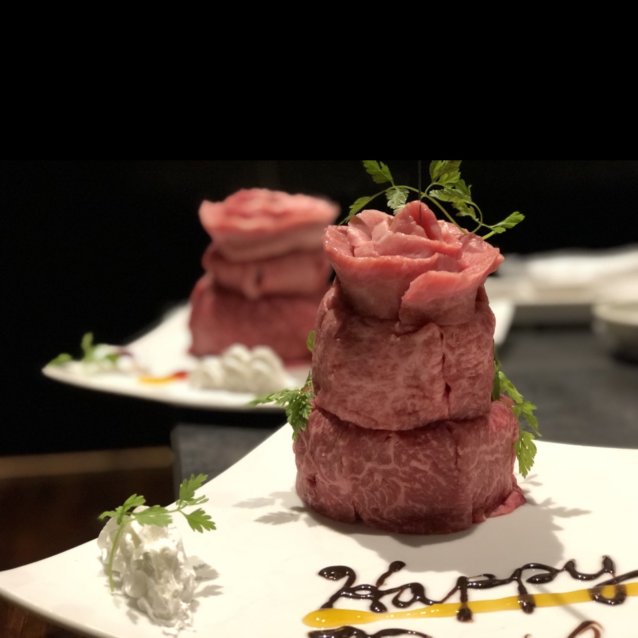 まだん お初天神店さんはtwitterを使っています まだんお初天神店 昨日は2組のお客様の誕生日を肉ケーキでお祝いすることが出来ました いつもよりちょっと豪華に贅沢に 特別な時間を 梅田 まだん お初天神 焼肉 記念日 誕生日 サプライズ 贅沢 肉ケーキ