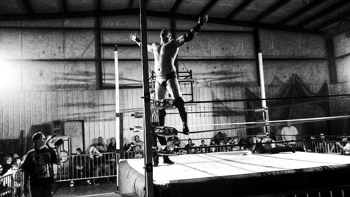 KillJustinKyle's tweet photo. DOWN GOES @CalvinTankman. 🏴‍☠️

@NewWave_Pro 
10/26/2019
Spencer, IN

#knockoutortapout https://t.co/utYci4LEjL