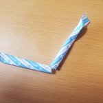 知人が「スティックシュガー」半分に折ってカップに注ぐ方法!を使っていた。