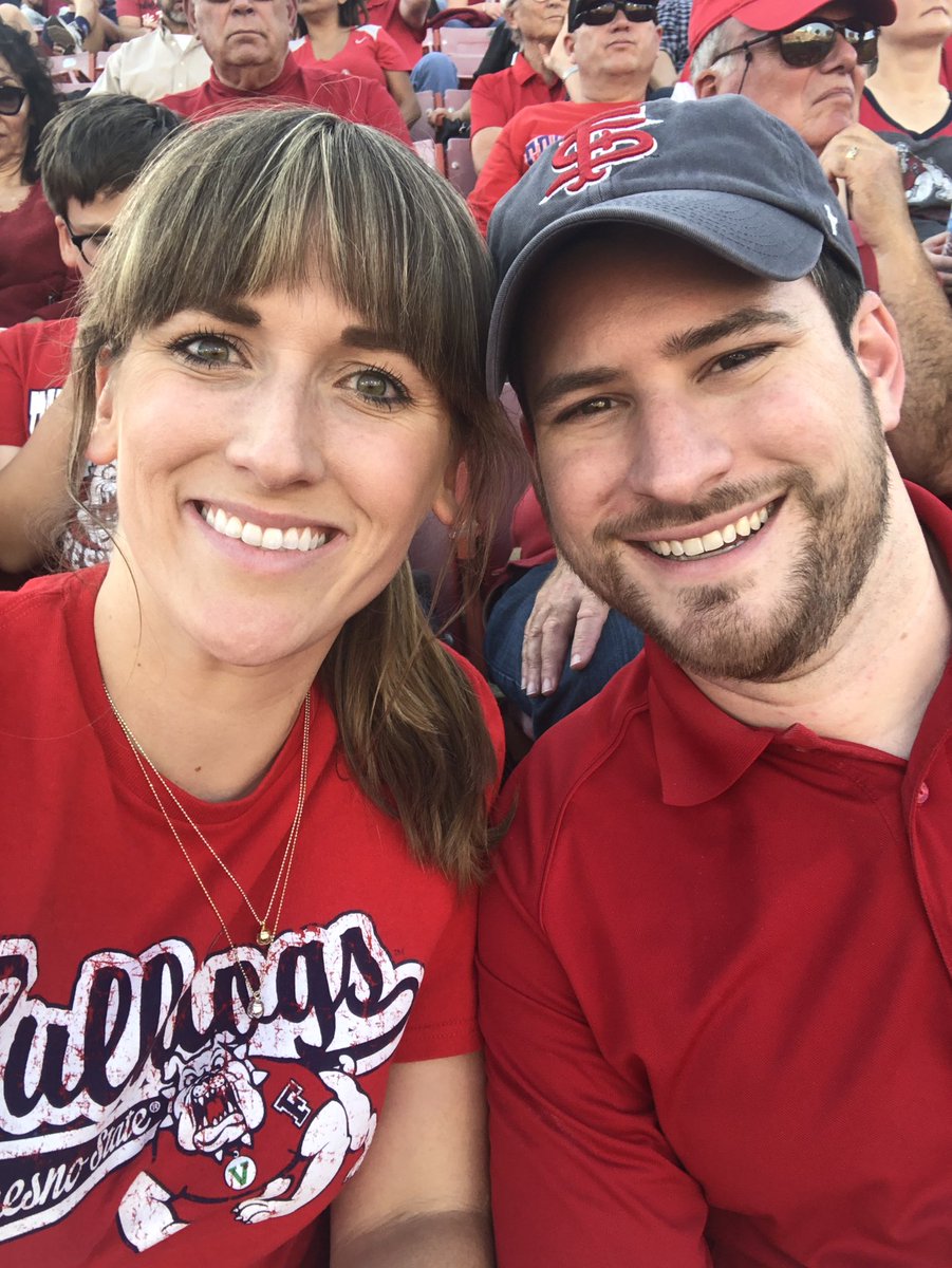 robgnash's tweet image. TOUCHDOWN! 🏈🐾💍 Celebrating our engagement with the Dogs! #bulldogpix #Homecoming2019 #fresnostatealumni