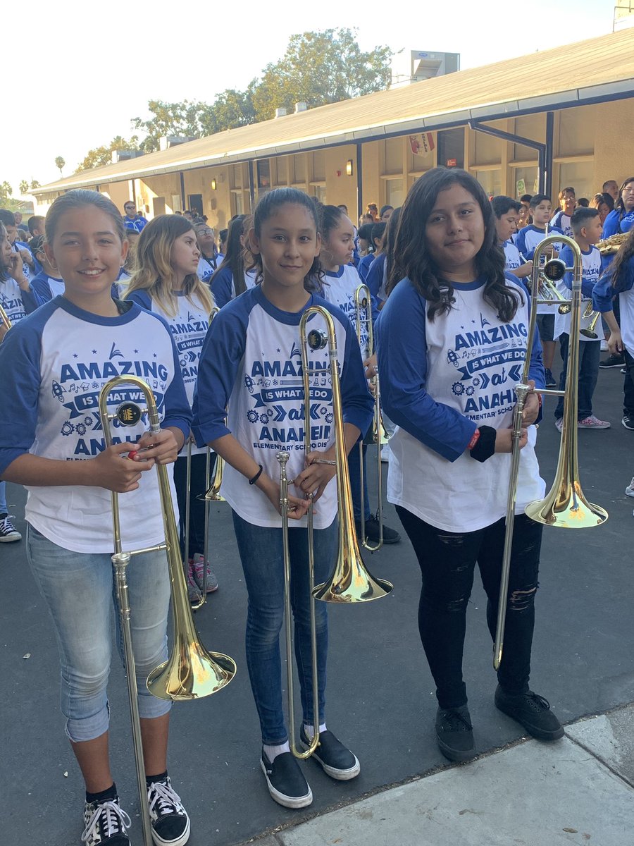 RooseveltAESD's tweet photo. Roosevelt rocking the #anaheimparade with #amazing @AnaheimElem https://t.co/Ai6lOeO1VS