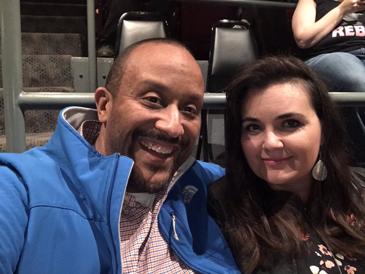 ecarte01's tweet photo. Date night to watch the #rebootroadshow with my man @ThatKevinSmith https://t.co/FYEgDCkei4