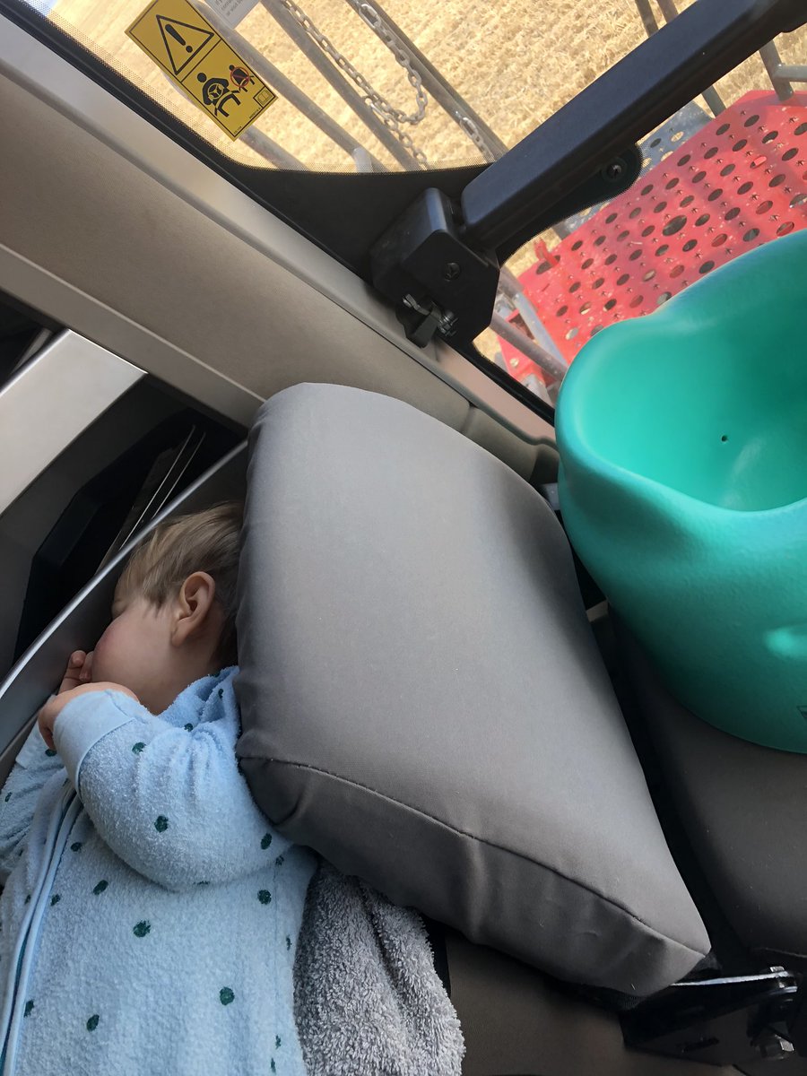 Sleeper cab bit better then the 1440 when I was a tacker