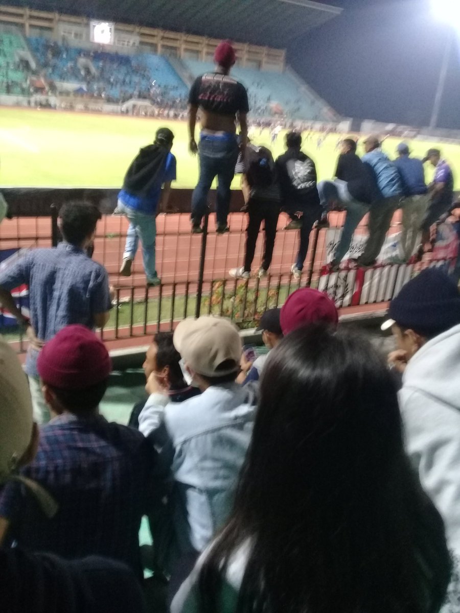 Ryancahyap2's tweet photo. Draw-kalah-draw kalah . Remmokkkkk #banurout @psisfcofficial https://t.co/vH1fmHi7fU