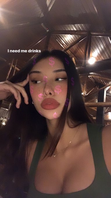 Watch Voulezj 🤍's leaked NSFW photo on TwXstars