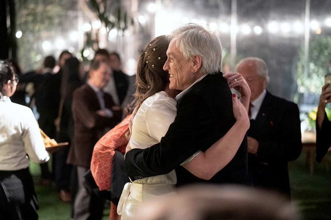 Egon_Schmidlin's tweet photo. Me temo que la novia terminará divorciándose pronto #Yetazo https://t.co/BqlKuHp1hm