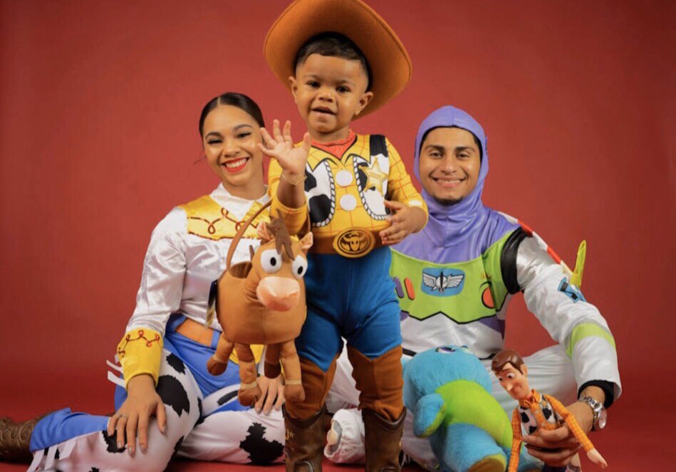 guapanise__'s tweet photo. La Familia Toy Story ❤️ https://t.co/2hjWqtckVw