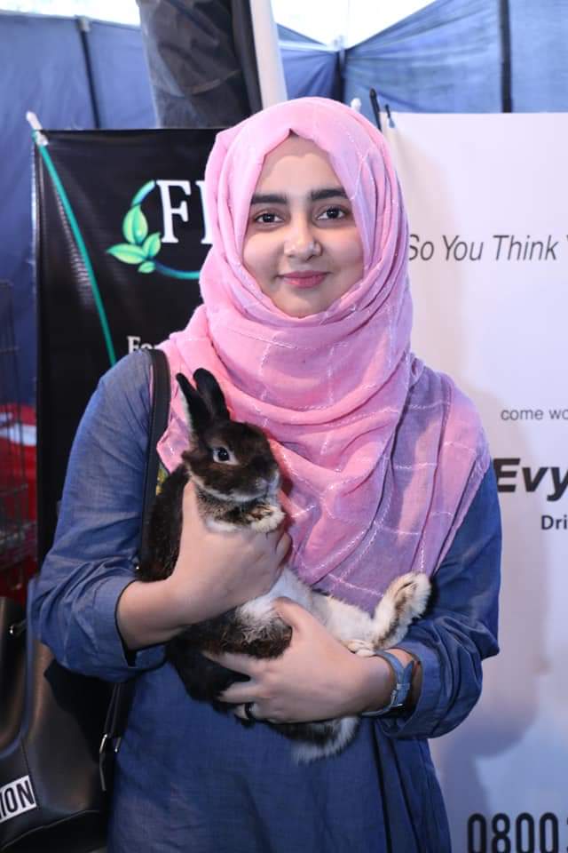 FourLeaves2019's tweet photo. Angora Rabbits attracts the students of punjab university during the exhibition.
#Angora
#Rabbit_🐰
#PunjabUniversity https://t.co/xiCmJbxR1m