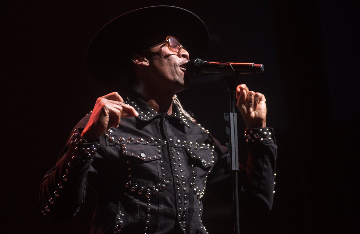 An artist I've wanted to see live for years, love photoing the incredible <a href="/RaphaelSaadiq/">Raphael Saadiq</a> at <a href="/BluesFestUK/">BluesFest</a> tonight at <a href="/indigoatTheO2/">indigoatTheO2</a>. One of the greats.
