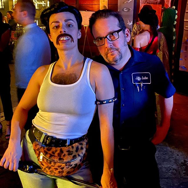itsJonLevine's tweet photo. Team Revolver Mummies & Martinis SpookToberfest!
#Halloween #TeamRevolver #Costume #FreddyMercury #JiffyLube #Buckhead #RegentCocktailClub #Atlanta #Actor #AtlantaActor #ActorsLife #Acting #JonLevineOfficial
View on IG:https://t.co/nT6DyCTVVl https://t.co/78oOseA1UY