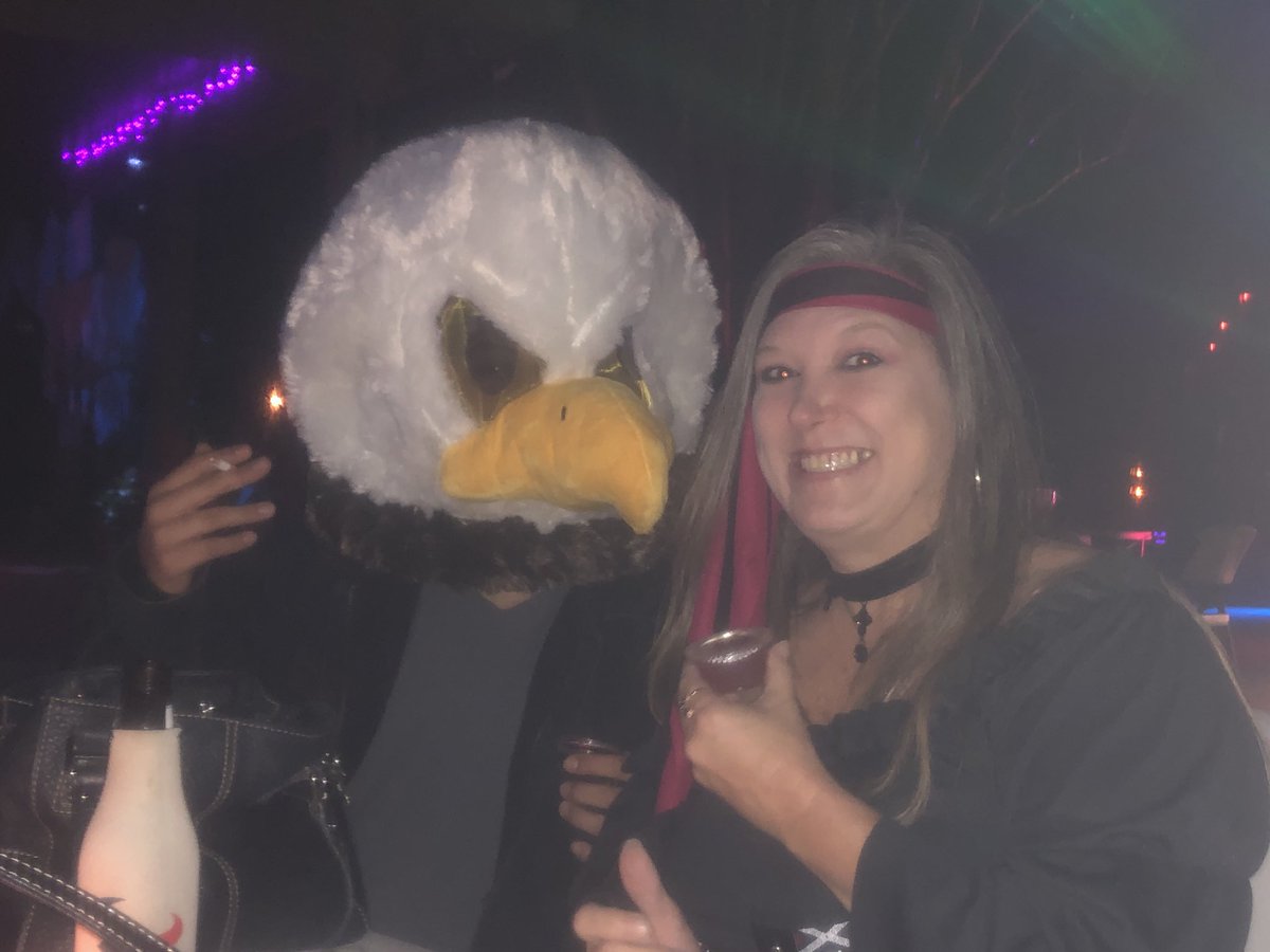 lisalayfield's tweet photo. What?! https://t.co/DDZOShEuf7