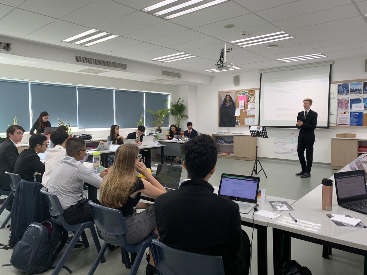 isppmun's tweet photo. SC is now currently debating on the 2nd clause of the last resolution on the topic of Venezuela. The main submitter is South Africa. https://t.co/omLmRCXHbS