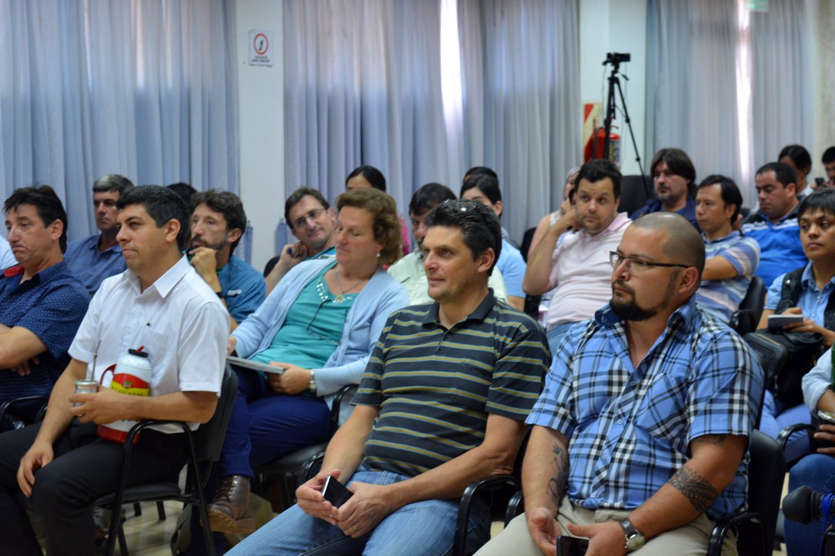 argentinaforest's tweet image. #Bosques #Ciencia #Ecohidrología #Entrevista 
Dr. Javier Gyenge, INTA-CONICET: “Muchas controversias podrían disminuir si generamos el conocimiento que permita a la sociedad comprender cómo manejamos el uso del suelo en relación a las cuencas de agua”
argentinaforestal.com/2019/10/26/dr-…