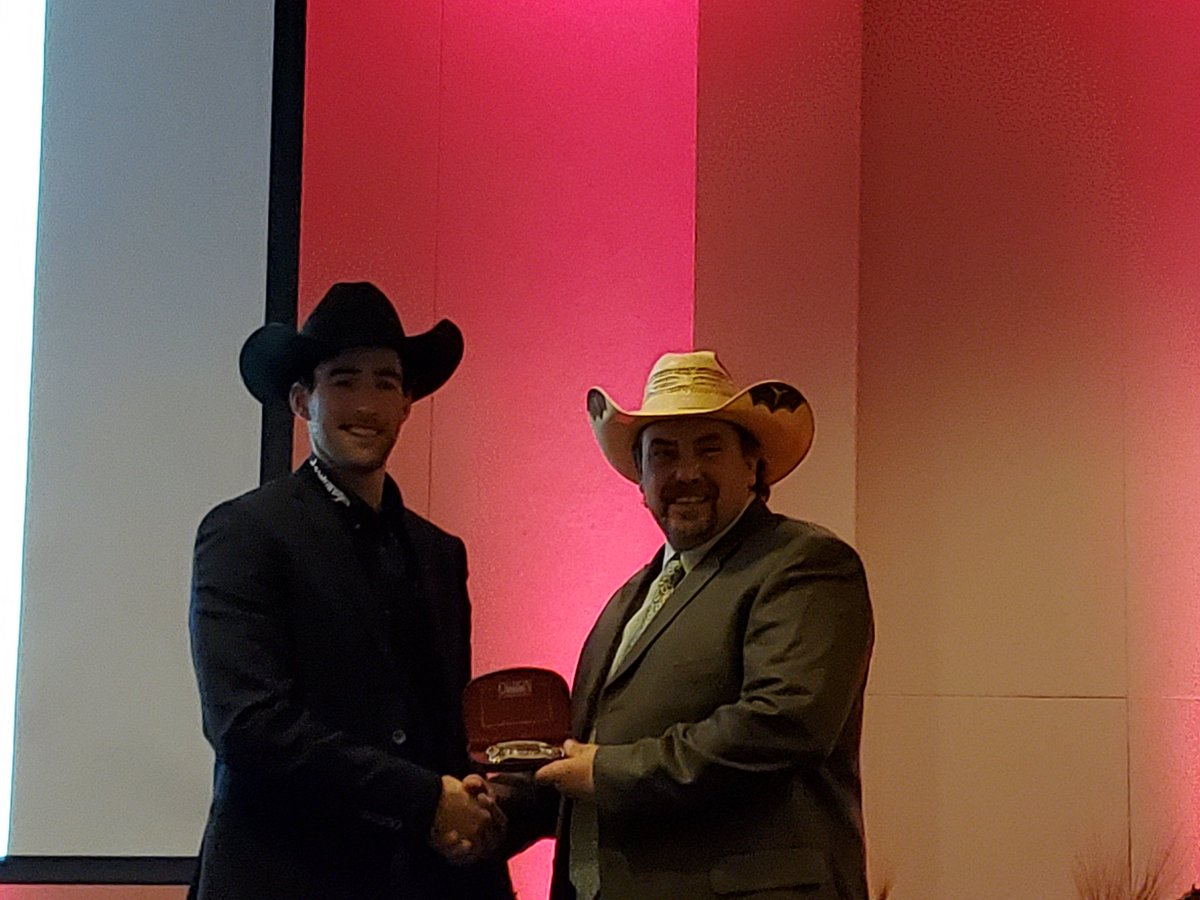 WPCAChucks's tweet photo. @HrynykJosh is awarded the Herman Flad WPCA Most Improved Driver Award sponsored by the Flad Family.  @TroyFlad presenting https://t.co/cPCIWe4MuF