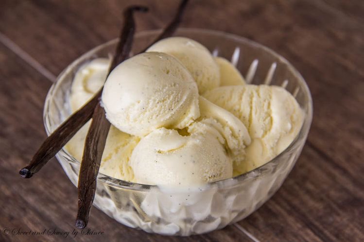 мороженое пломбир ванильный. ванильное мягкое мороженое. мороженое с ванилью. крем для мороженого. мороженое с ванилью.